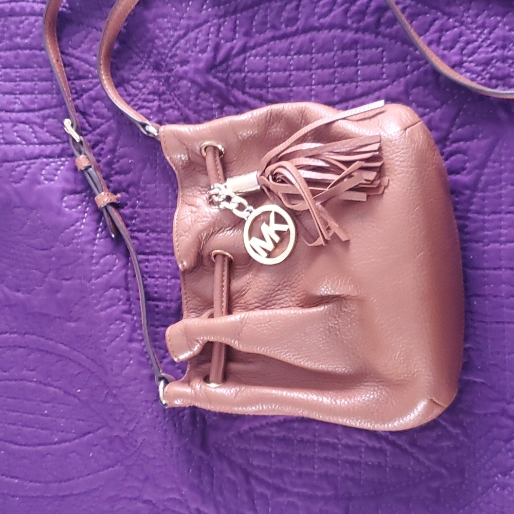 Michael kors crossbody